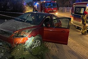 Policja o zderzeniu z kamienicą przy Staszica. Kierowca był pijany