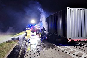 Nocny pożar na DK 50 w Młodzieszynie