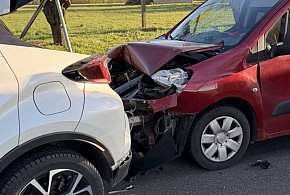 Wypadek w Dzięglewie, jedna osoba w szpitalu