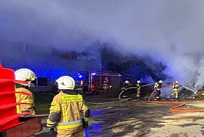 Wielki dym w Feliksowie, na miejscu 7 zastępów straży