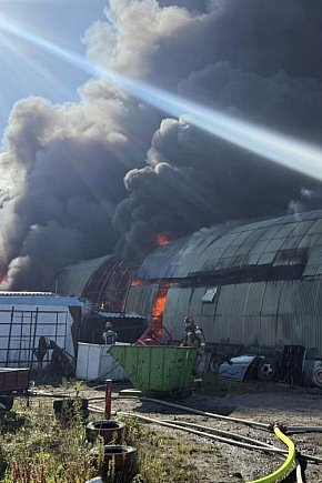 Pożar hali pod Błoniem-16201