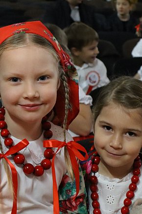 Młode talenty i piosenki międzywojenne czyli Polskie Drogi w SCK-16304