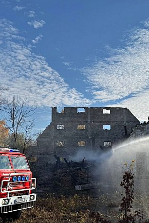 Pożar pustostanu w Młodzieszynie-16316