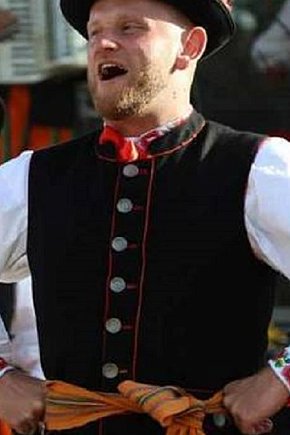 Rafał Wróbel: policjant z powołania, artysta z pasji-16413