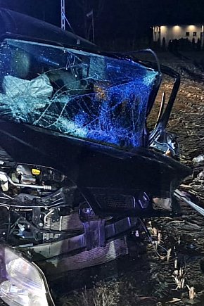 Czołówka w Adamowej Górze, dwie osoby w szpitalu-16466