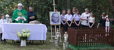 Uroczystości przy mogile żołnierza w Kromnowie-5351