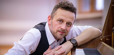 Wirtuoz i dyrektor w jednym. Pałac w Sannikach zaprasza na wyjątkowy koncert-87638