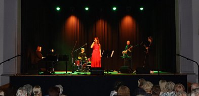Muzyka i wsparcie – wyjątkowy wieczór w Sochaczewskim Centrum Kultury-88206