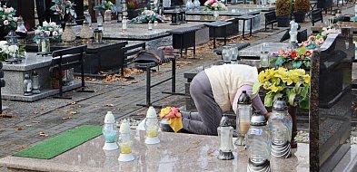 Nasze cmentarze pełne szkła i tu tkwi pewien problem-88481