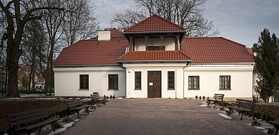 Pod kryształowym niebem: nowa wystawa czasowa w Muzeum Ziemi Błońskiej-88892