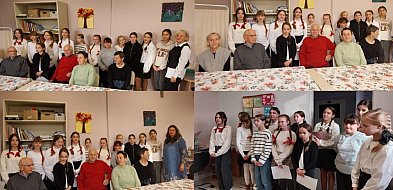 Pieśń połączyła pokolenia: dzieci ze szkoły w Śladowie spotkali się z seniorami-89256