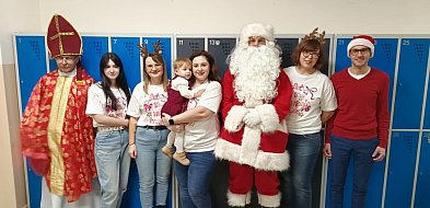 Mikołaj, a właściwie dwóch Mikołajów z wizytą w Rybnie-90139