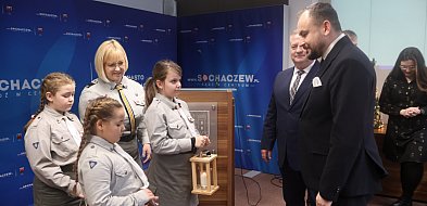 Betlejemskie Światło Pokoju na sesji rady miasta: wybierzmy życzliwość-90145