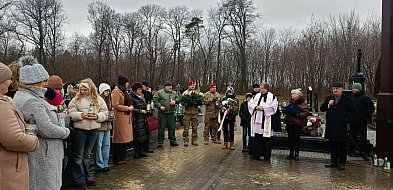 Światełko pamięci dla Cichociemnych w Brzozowie Starym-90253