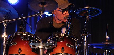 SCK: Włostowski z obiektywem w talerzu i doniczce z muzycznym finałem