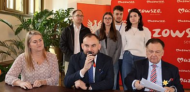 Jest kasa dla naszych samorządów, burmistrz Janiak: pióro nie schnie