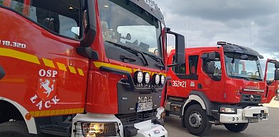 Popularna wiata na Plaży Patelnia w Grabinie w ogniu