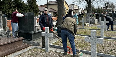 Sprzątanie kwater na Traugutta i smutne wnioski: miejsce śmieci jest w śmietniku