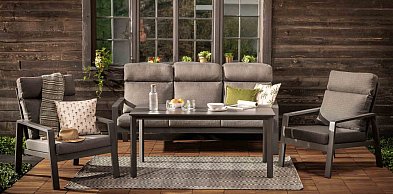 Jak stworzyć salon pod chmurką, czyli trendy w urządzaniu tarasów w 2026 roku