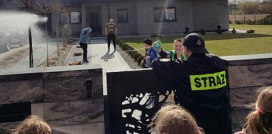 Śmigus-dyngus w powiecie sochaczewskim: lali strażacy, a nawet ksiądz