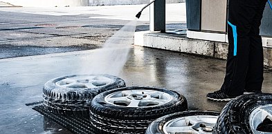 Transportowy puls regionu: Dlaczego profesjonalny serwis opon ciężarowych to podst