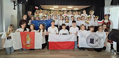 Razem na scenie Europy: Niezapomniana przygoda uczniów z Wyczółek na Litwie