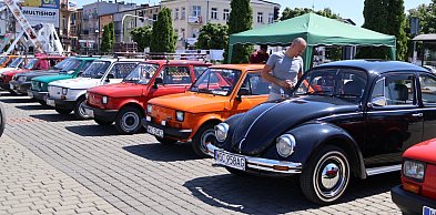 Zlot starej motoryzacji na Dniach Sochaczewa