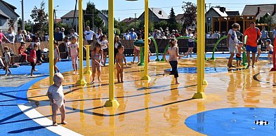 Woda już się leje, wodny plac zabaw w Granicach otwarty