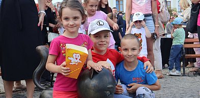 Tłumy przy Bonifacym. Sochaczew świętował oficjalne odsłonięcie wyjątkowej figurki