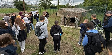 Odkrywali historię ukrytą w schronach w Sochaczewie