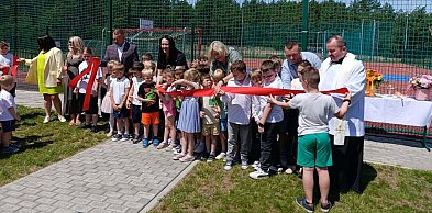 Uroczyste otwarcie i poświęcenie boiska wielofunkcyjnego w Kamionie