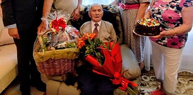 4 córki, 10 wnucząt, 17 prawnucząt. 100 lat Kazimierza