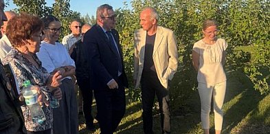 Narodowe Czytanie w Iłowie w scenerii nowo otwartego Parku 100-lecia-87294