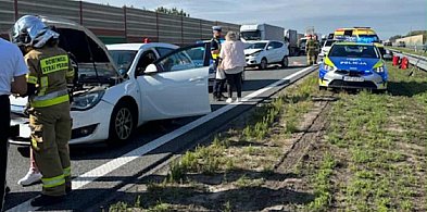 Wypadek na A2 pod Bolimowem, zderzyły się cztery samochody-87287