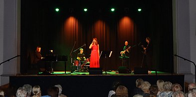 Muzyka i wsparcie – wyjątkowy wieczór w Sochaczewskim Centrum Kultury-88206