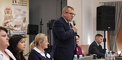 O sztandarze na sesji w gminie Iłów, wójt obiecuje pomoc-88313