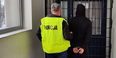 Policjanci z Sochaczewa zatrzymali ściganego listem gończym-88511