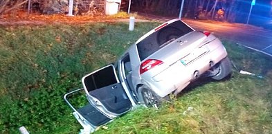 Wypadek w Dachowej. Kierowca osobówki poszkodowany-88853