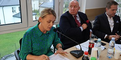 Teresin: podatki od środków transportu w górę, wpływy pójdą na remonty dróg-89283