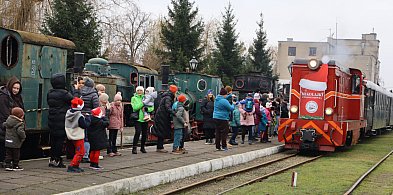 Mikołaj zamienił sanie na kolejkę wąskotorową-89652