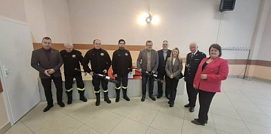 OSP Iłów z masą nowego i specjalistycznego sprzętu-90526