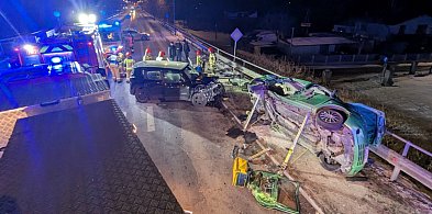 Poważny wypadek na moście w Sochaczewie. Trzy osoby trafiły do szpitala