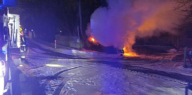 Nocna walka z ogniem przy DK 92 w Paprotni