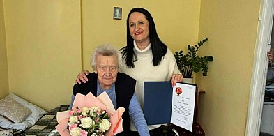 Wójt Gminy Młodzieszyn w odwiedzinach u najstarszej mieszkanki