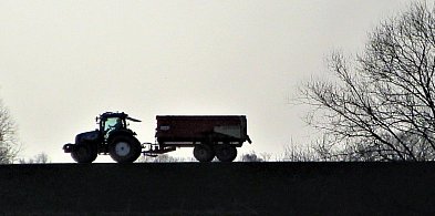 Wójt Mońka do rolników: zostawmy pola do obróbki, a drogi do jeżdżenia