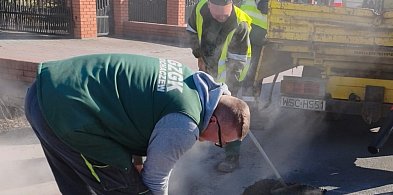W Gminie Sochaczew ruszyła naprawa dróg, jest prośba do mieszkańców