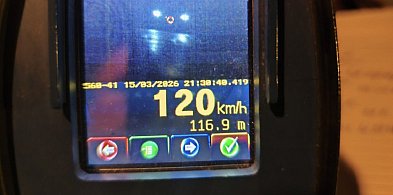 Pędził 120 km/h przez Staszica, 20-latek ukarany