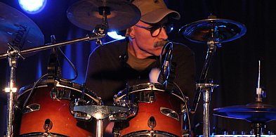 SCK: Włostowski z obiektywem w talerzu i doniczce z muzycznym finałem