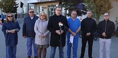 O służbie zdrowia pod szpitalem w Sochaczewie