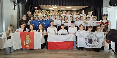 Razem na scenie Europy: Niezapomniana przygoda uczniów z Wyczółek na Litwie